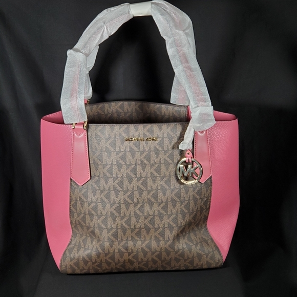 Michael Kors Kimberly NWT'S - Picture 1 of 14